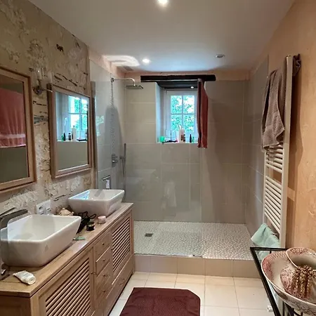 Vakantiehuis La Maillardiere - Avec Piscine